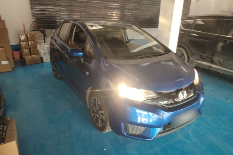Used Honda Fit 2016 1.5L LX CVT Comfort Model Front Right 45 Deg