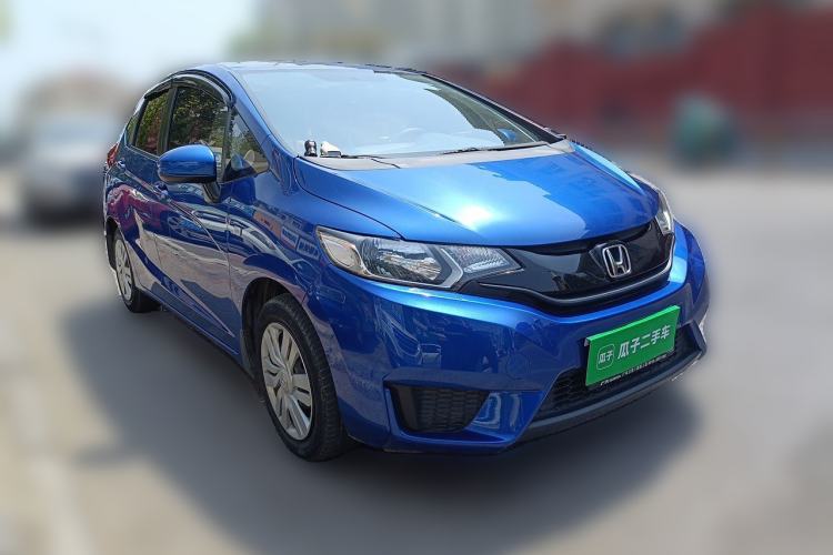 Used Honda Fit 2016 1.5L LXS CVT Comfort Sunroof Version Front Right 45 Deg