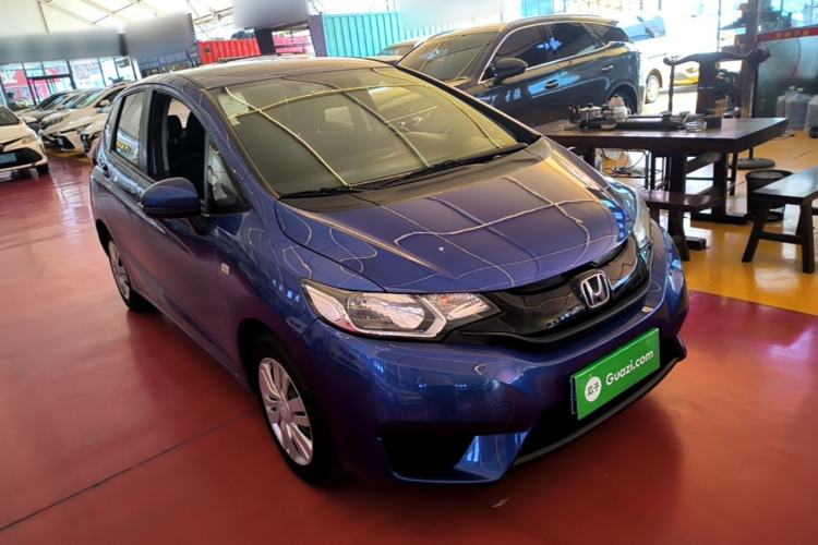 Used Honda Fit 2016 1.5L LX CVT Comfort Model Front Right 45 Deg