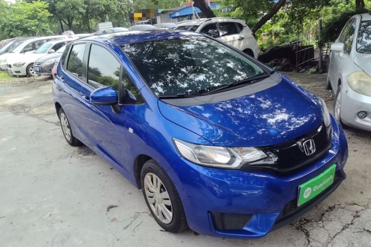 Used Honda Fit 2016 1.5L LX CVT Comfort Model Front Right 45 Deg