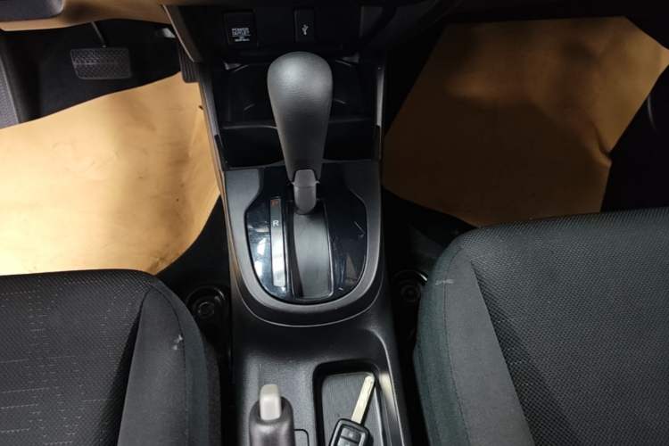 Used Honda Fit 2016 1.5L LXS CVT Comfort Sunroof Version Gear Lever