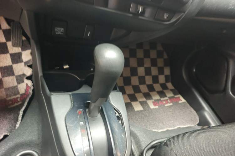 Used Honda Fit 2016 1.5L LXS CVT Comfort Sunroof Version Gear Lever