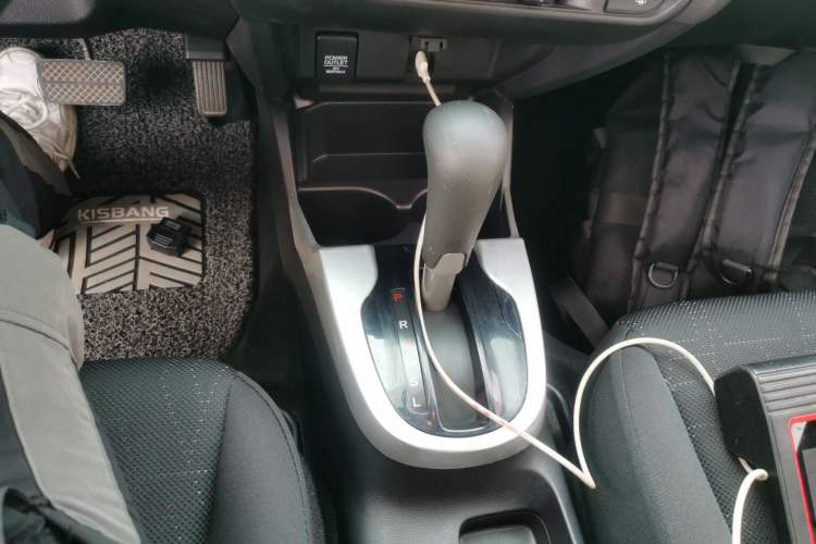 Used Honda Fit 2016 1.5L LXS CVT Comfort Sunroof Version Gear Lever
