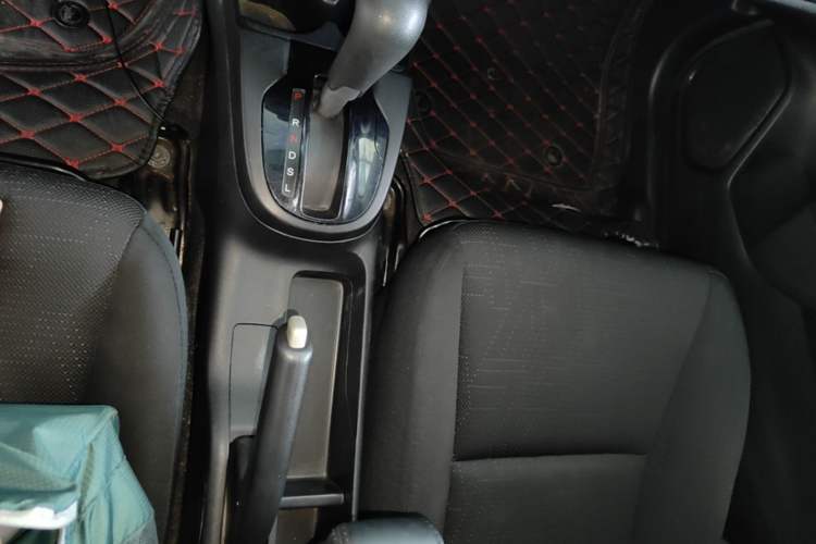 Used Honda Fit 2016 1.5L LXS CVT Comfort Sunroof Version Gear Lever