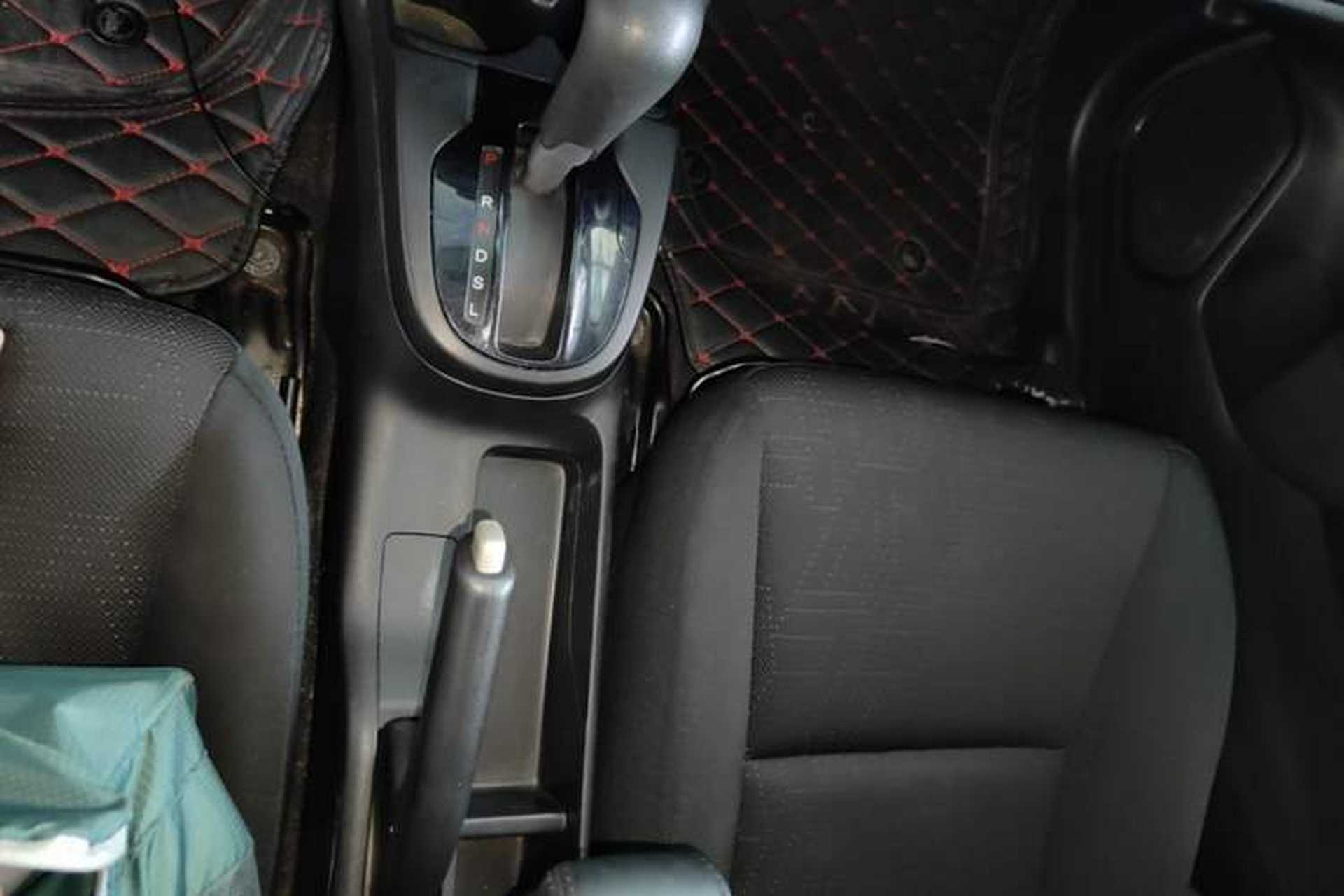 Used Honda Fit 2016 1.5L LXS CVT Comfort Sunroof Version Gear Lever