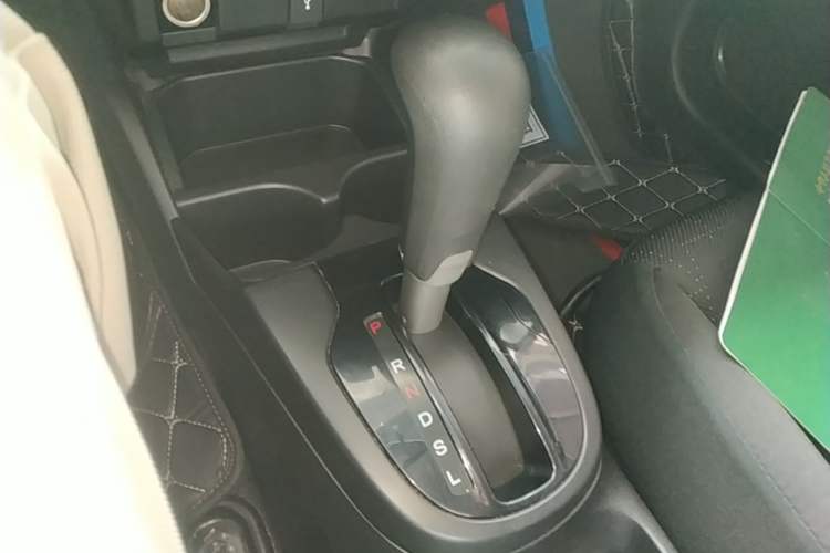 Used Honda Fit 2016 1.5L LXS CVT Comfort Sunroof Version Gear Lever