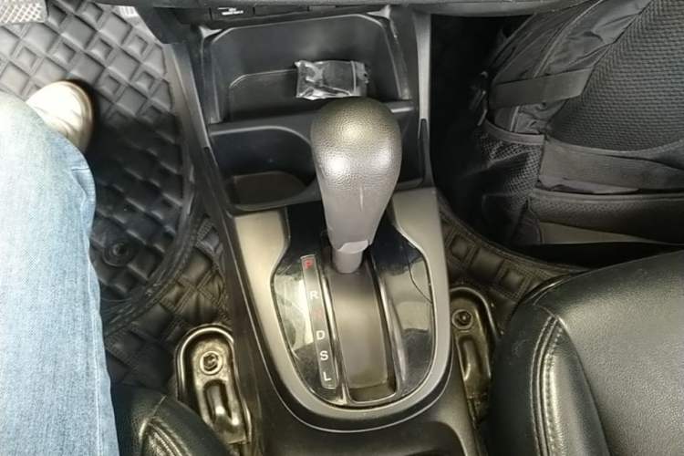 Used Honda Fit 2016 1.5L LXS CVT Comfort Sunroof Version Gear Lever
