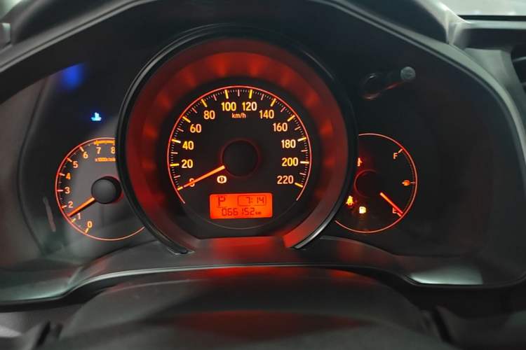 Used Honda Fit 2016 1.5L LX CVT Comfort Model Instrument Cluster
