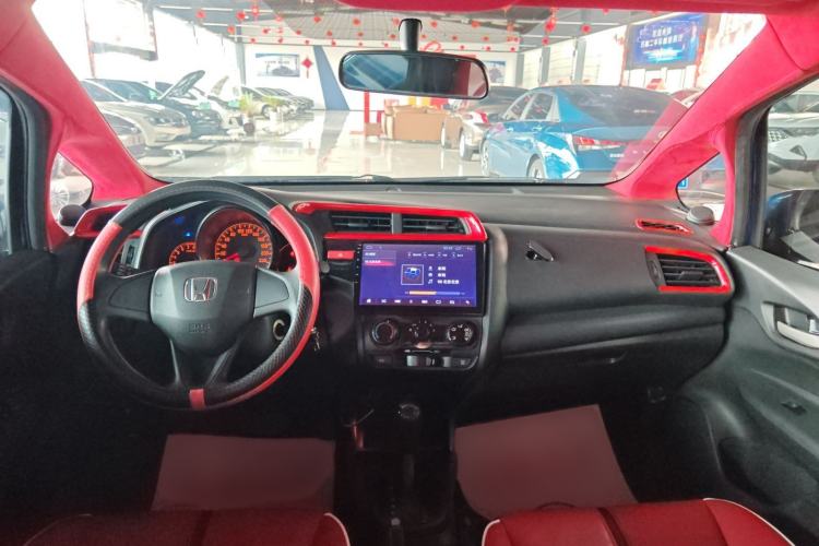 Used Honda Fit 2016 1.5L LX CVT Comfort Model Interior 4