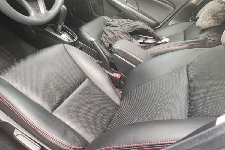 Used Honda Fit 2016 1.5L LX CVT Comfort Model Left Front Seat