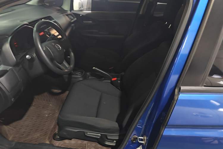 Used Honda Fit 2016 1.5L LX CVT Comfort Model Left Front Seat