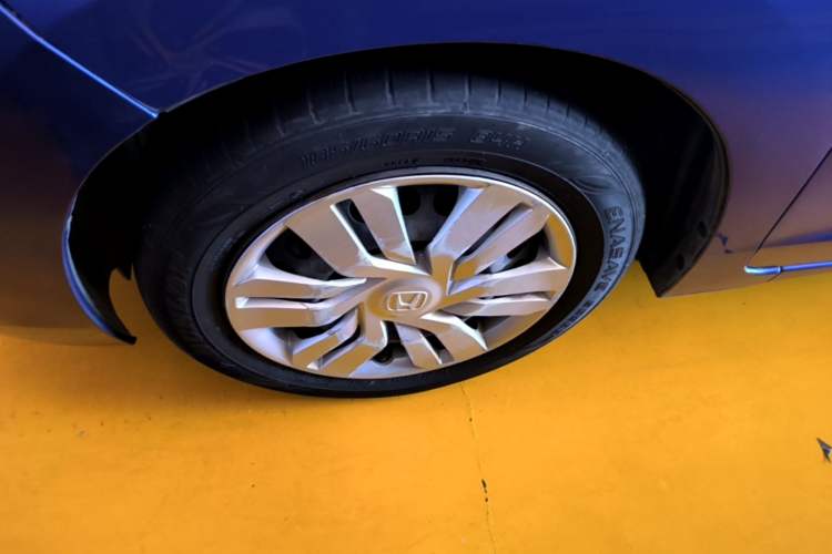 Used Honda Fit 2016 1.5L LX CVT Comfort Model Left Front Wheel Hub