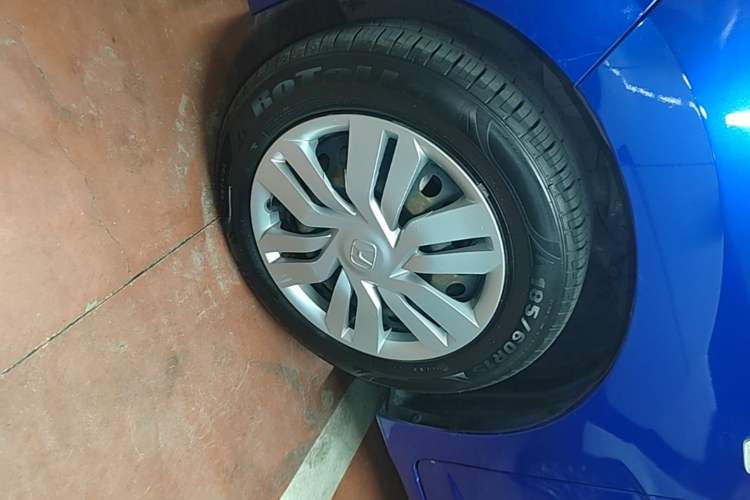 Used Honda Fit 2016 1.5L LXS CVT Comfort Sunroof Version Left Front Wheel Hub