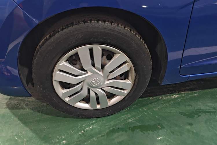 Used Honda Fit 2016 1.5L LX CVT Comfort Model Left Front Wheel Hub