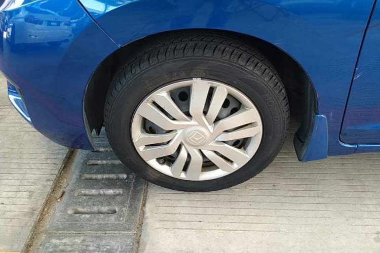 Used Honda Fit 2016 1.5L LXS CVT Comfort Sunroof Version Left Front Wheel Hub