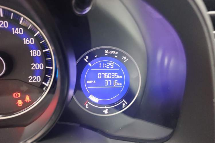 Used Honda Fit 2016 1.5L LXS CVT Comfort Sunroof Version Odometer Close Up