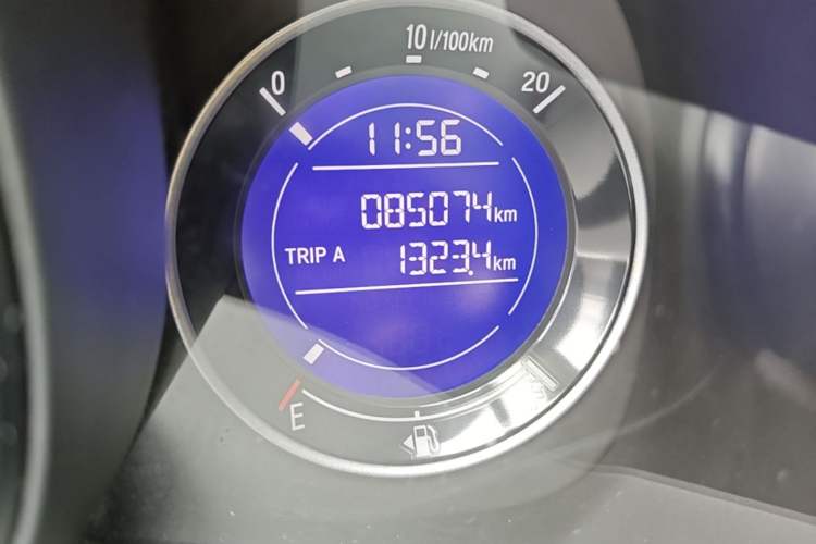 Used Honda Fit 2016 1.5L LXS CVT Comfort Sunroof Version Odometer Close Up