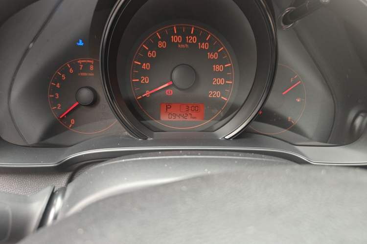 Used Honda Fit 2016 1.5L LX CVT Comfort Model Odometer Close Up