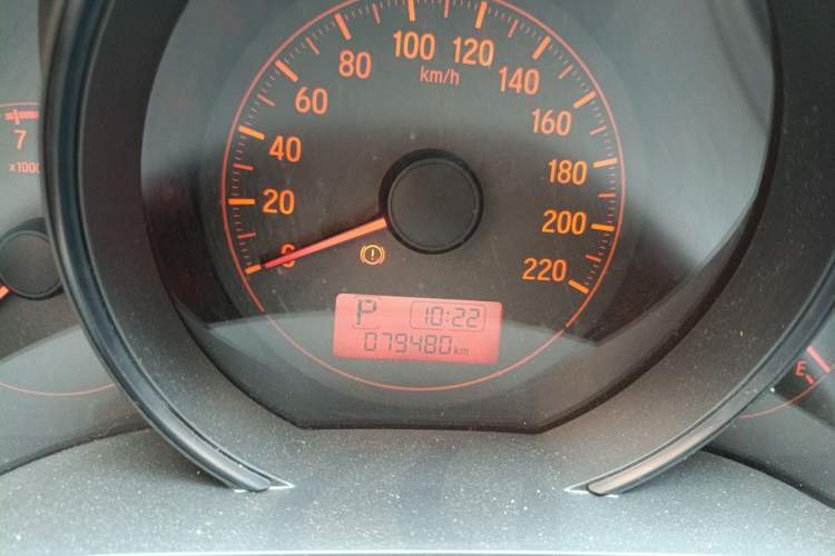 Used Honda Fit 2016 1.5L LX CVT Comfort Model Odometer Close Up