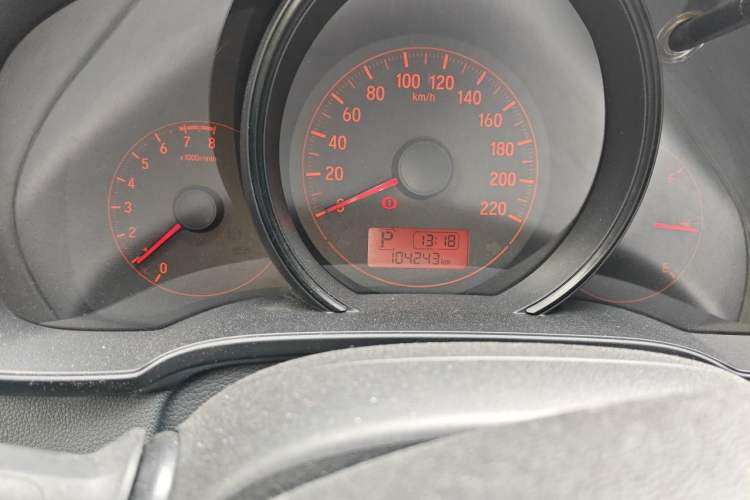 Used Honda Fit 2016 1.5L LX CVT Comfort Model Odometer Close Up