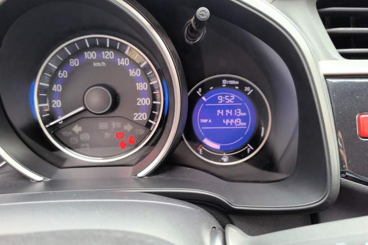 Used Honda Fit 2016 1.5L EX CVT Elite Edition Odometer Close Up