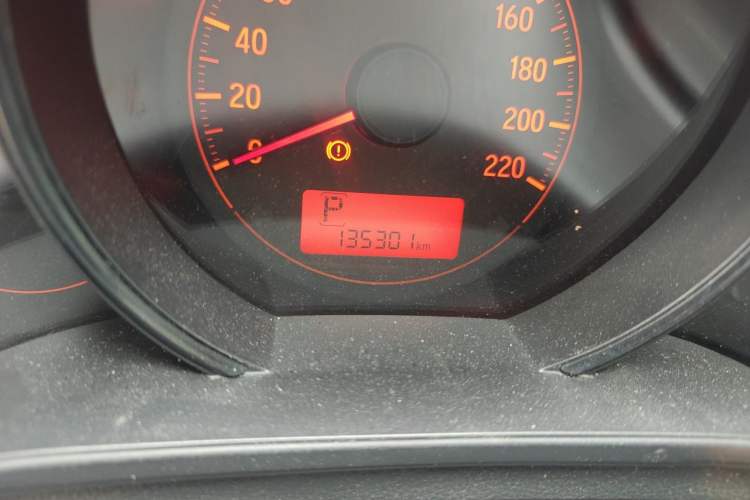 Used Honda Fit 2016 1.5L LX CVT Comfort Model Odometer Close Up