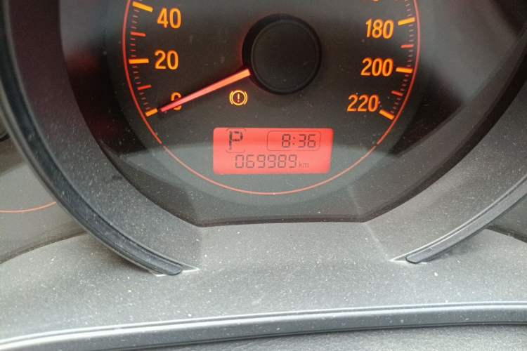 Used Honda Fit 2016 1.5L LX CVT Comfort Model Odometer Close Up