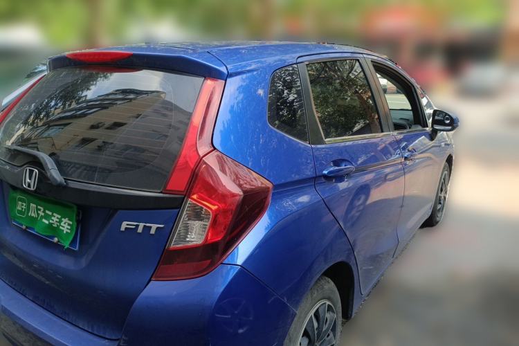 Used Honda Fit 2016 1.5L LX CVT Comfort Model Rear Right 45 Deg