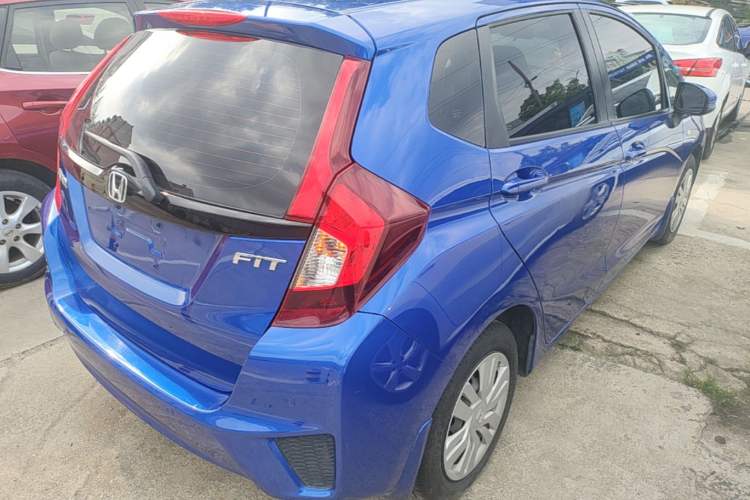 Used Honda Fit 2016 1.5L LX CVT Comfort Model Rear Right 45 Deg