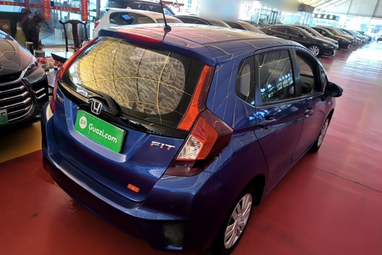Used Honda Fit 2016 1.5L LX CVT Comfort Model Rear Right 45 Deg