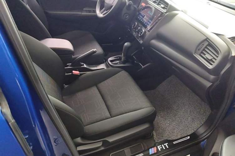 Used Honda Fit 2016 1.5L LX CVT Comfort Model Right Front Seat