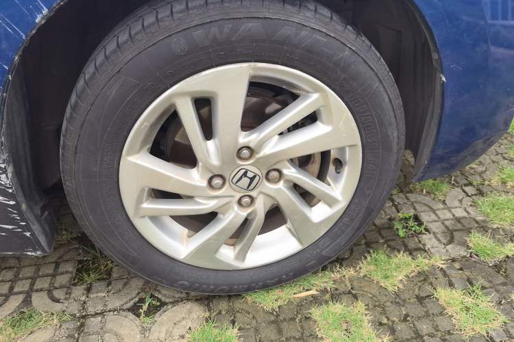 Used Honda Fit 2016 1.5L EX CVT Elite Edition Right Front Wheel Hub