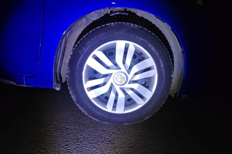 Used Honda Fit 2016 1.5L LX Manual Comfort Model Right Front Wheel Hub