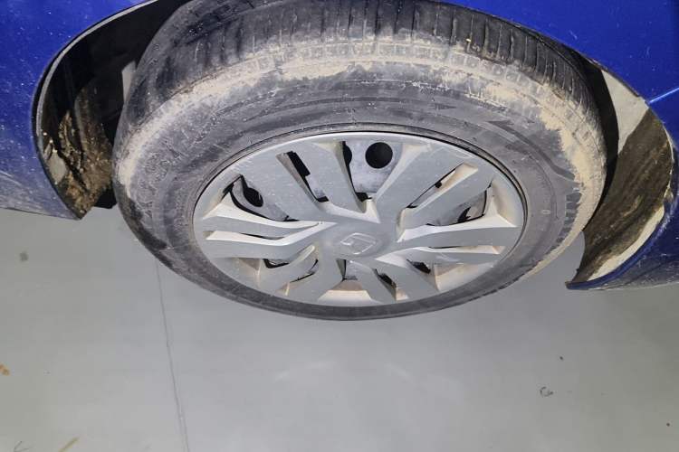 Used Honda Fit 2016 1.5L LX Manual Comfort Model Right Front Wheel Hub
