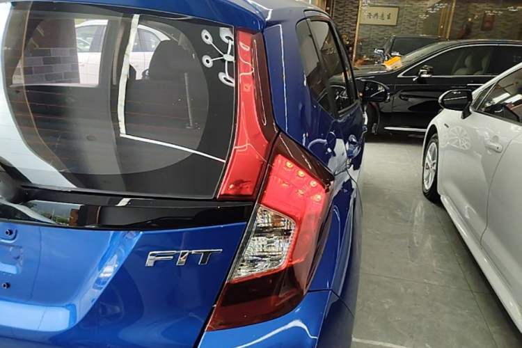 Used Honda Fit 2016 1.5L LX CVT Comfort Model Right Rear Taillight