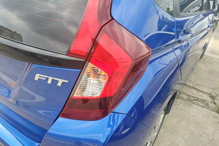 Used Honda Fit 2016 1.5L LX CVT Comfort Model Right Rear Taillight