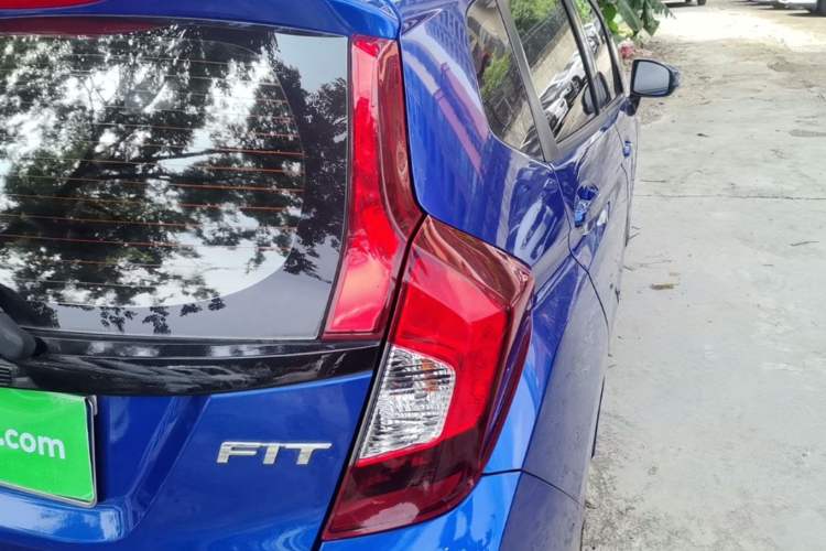 Used Honda Fit 2016 1.5L LX CVT Comfort Model Right Rear Taillight