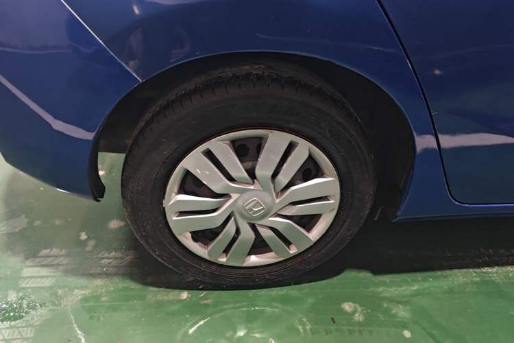 Used Honda Fit 2016 1.5L LX CVT Comfort Model Right Rear Wheel Hub