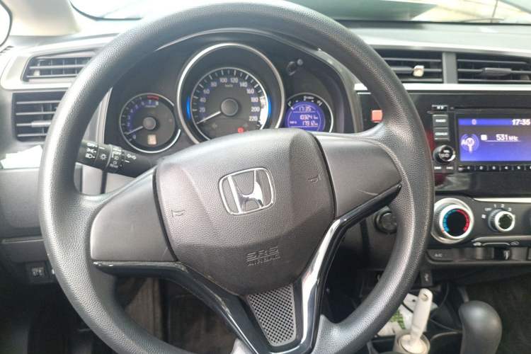 Used Honda Fit 2016 1.5L SES CVT Fashion Sunroof Edition Steering Wheel
