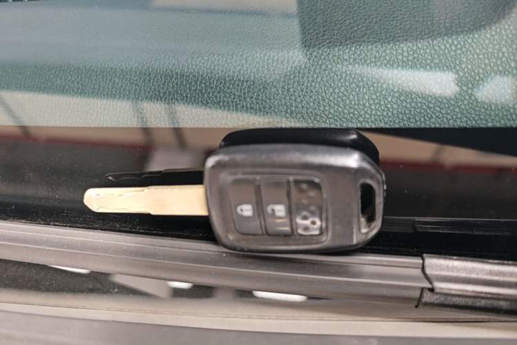 Used Honda Fit 2016 1.5L LXS CVT Comfort Sunroof Version Vehicle Key