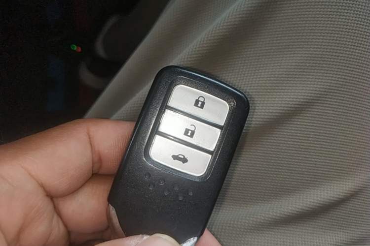 Used Honda Fit 2016 1.5L LXS CVT Comfort Sunroof Version Vehicle Key