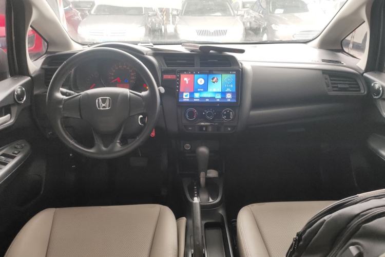 Used Honda Fit 2016 1.5L LX CVT Comfort Model Center Console