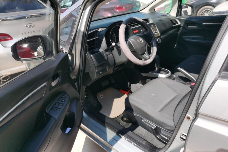 Used Honda Fit 2016 1.5L SE CVT Fashion Model Driver Seat
