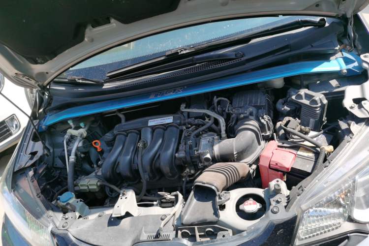Used Honda Fit 2016 1.5L SE CVT Fashion Model Engine Bay