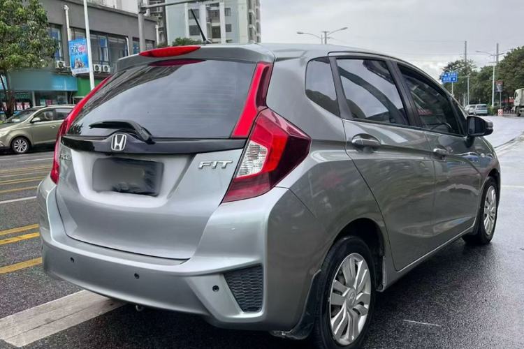 Used Honda Fit 2016 1.5L LX CVT Comfort Model Exterior 4