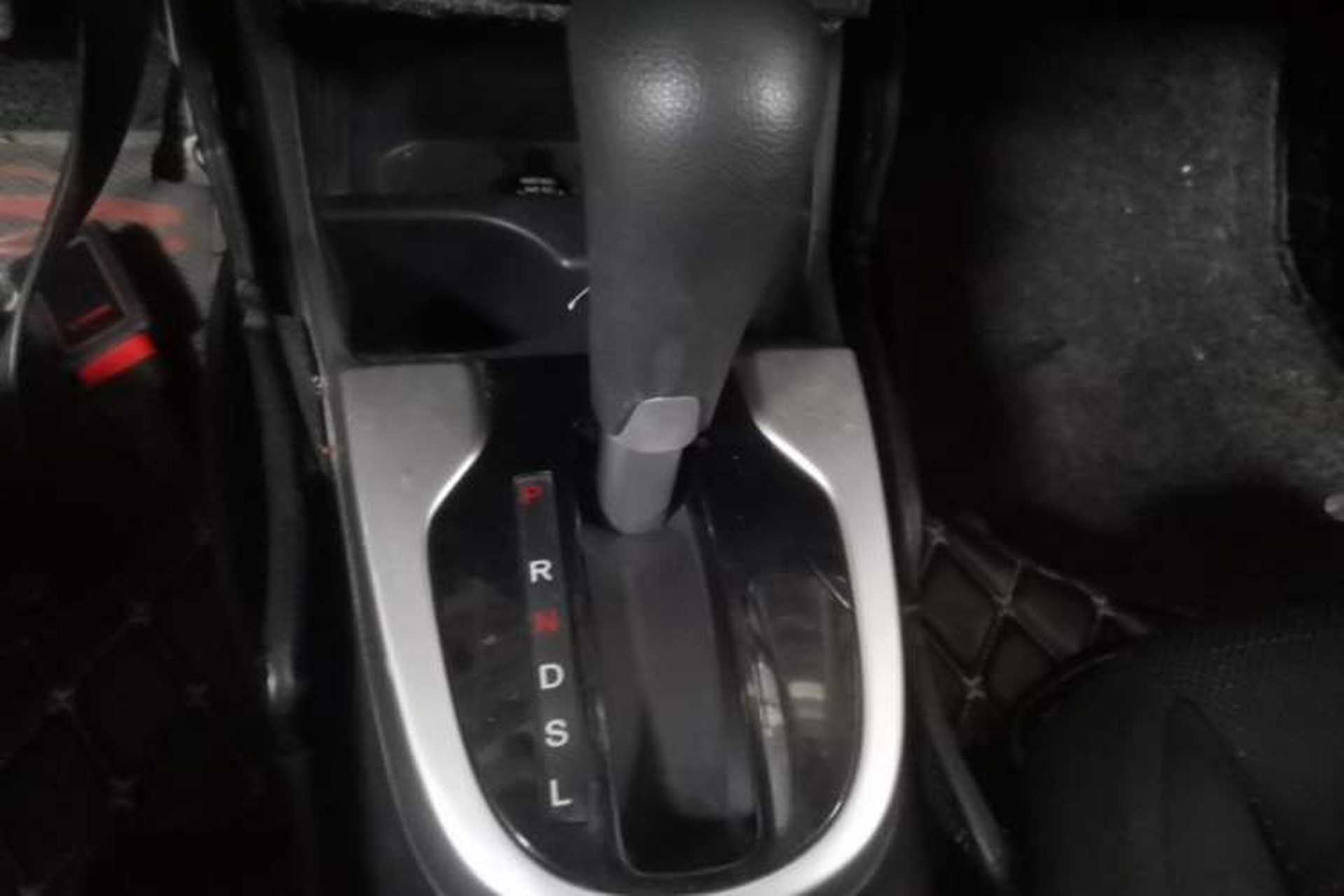 Used Honda Fit 2016 1.5L SE CVT Fashion Model Gear Lever