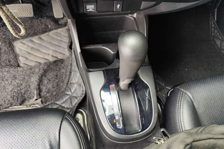Used Honda Fit 2016 1.5L LXS CVT Comfort Sunroof Version Gear Lever