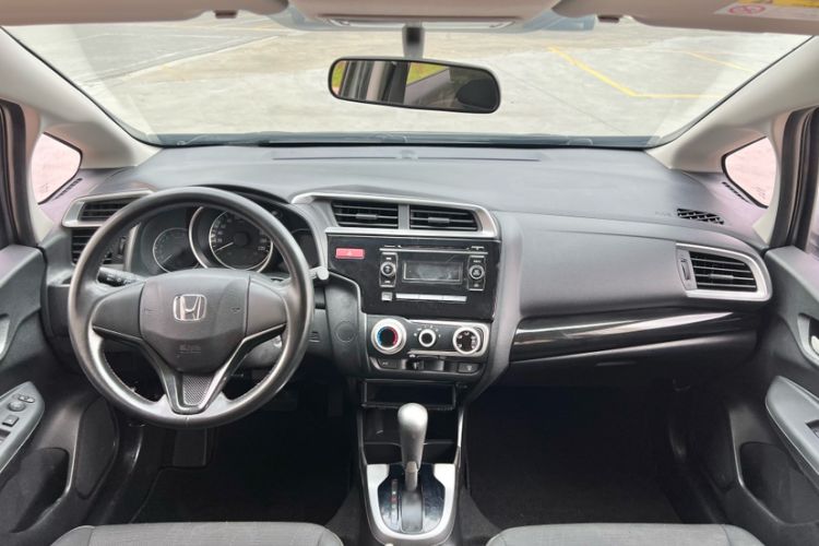 Used Honda Fit 2016 1.5L SE CVT Fashion Model Interior 2