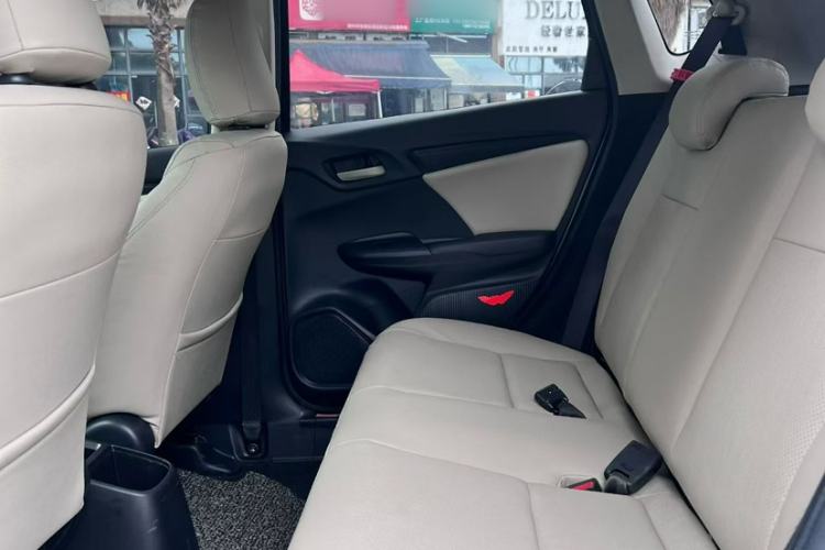 Used Honda Fit 2016 1.5L LX CVT Comfort Model Interior 3