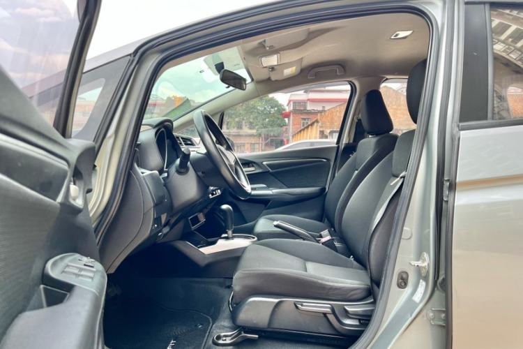 Used Honda Fit 2016 1.5L SE CVT Fashion Model Interior 3